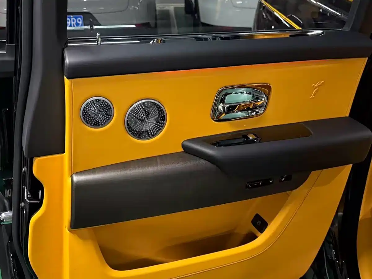 Rolls-Royce Cullinan 2025 2024 4-Seater