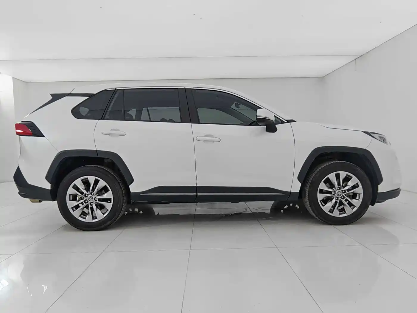 Toyota Wildlander 2024 2023 2.0L CVT FWD LE