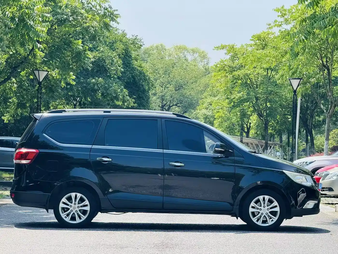 Baojun 730 2015 2014 1.5L Manual Comfort 7-seater