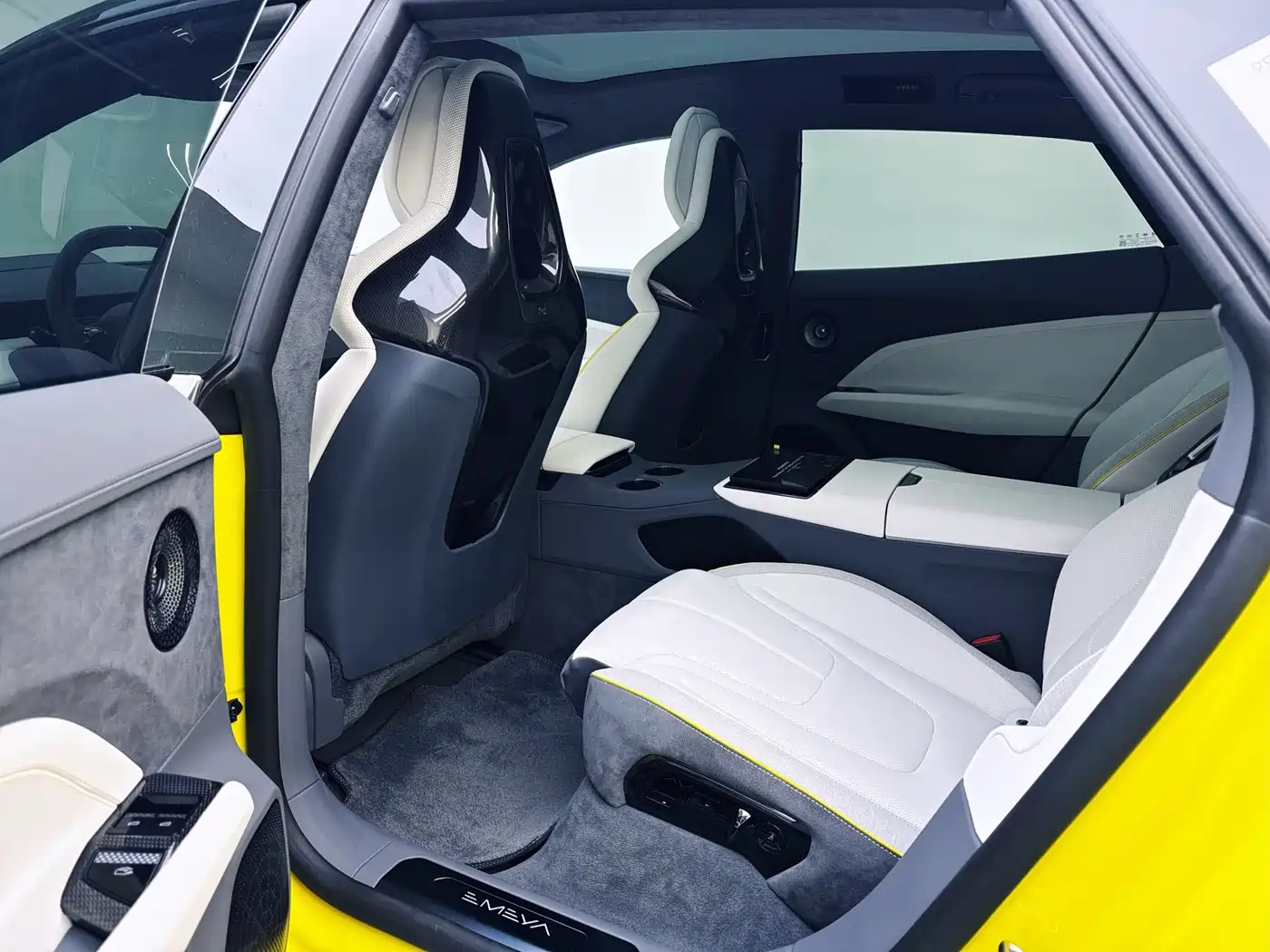 LOTUS SPORTS CAR EMEYA FLOWERS