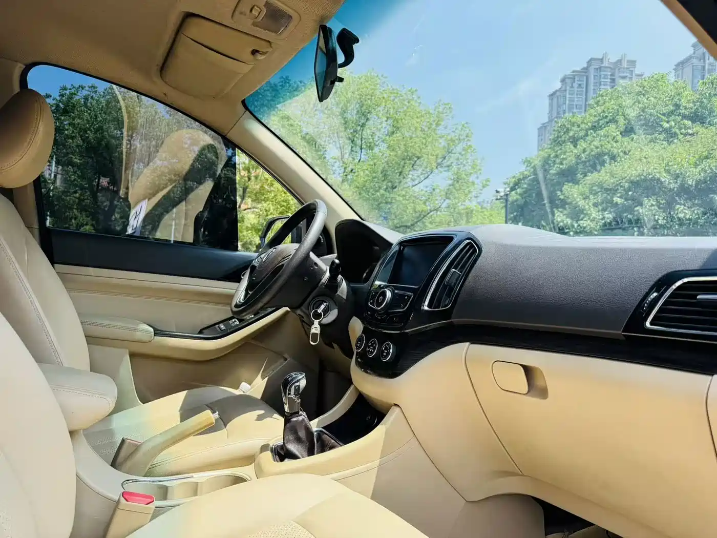 Baojun 730 2015 2014 1.5L Manual Comfort 7-seater
