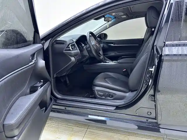 Toyota Camry 2023 Hybrid 2.5HGVP Leading Edition фото 15