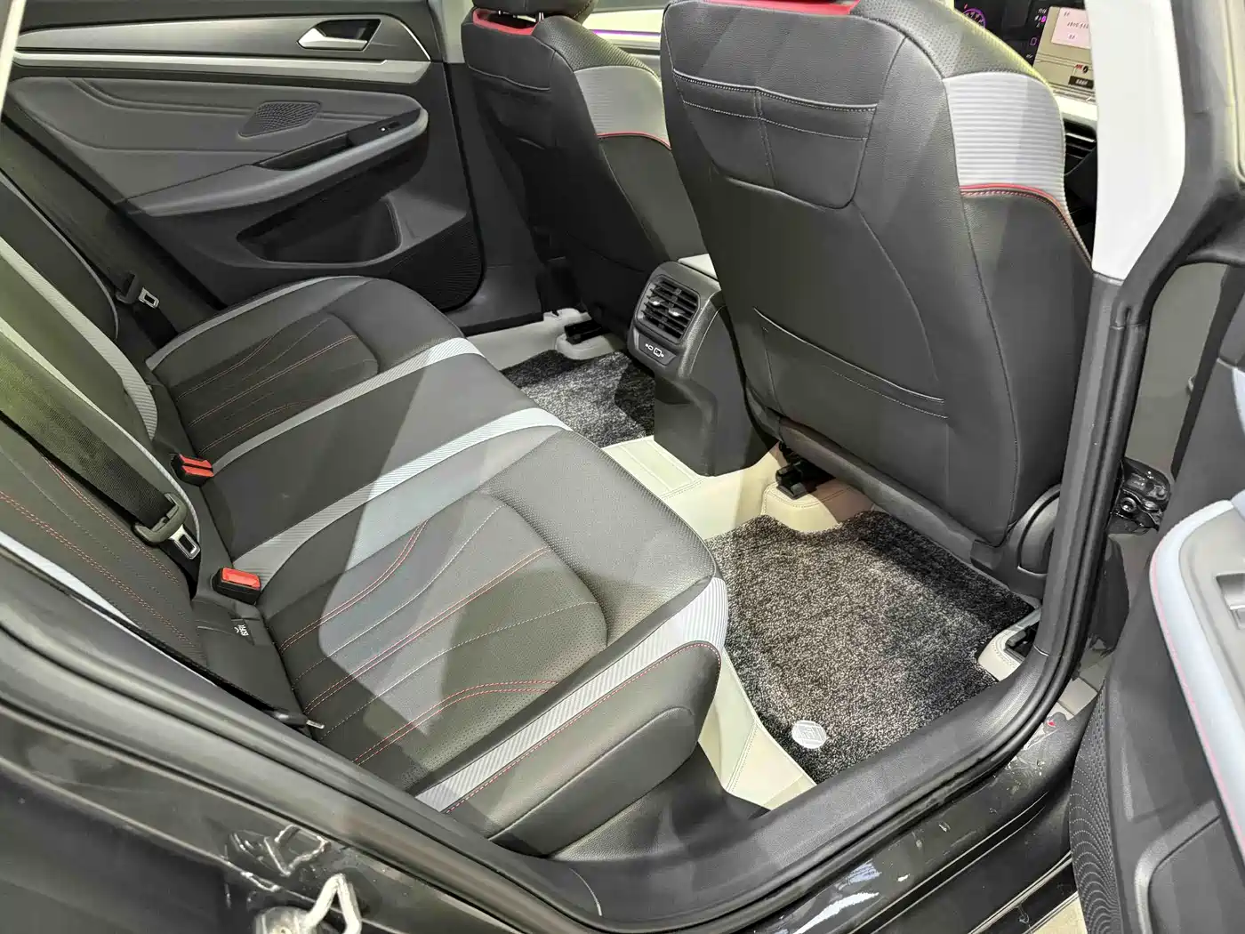 Volkswagen Lamando 2024 Lamando L 280TSI DSG Cool Edition фото 9