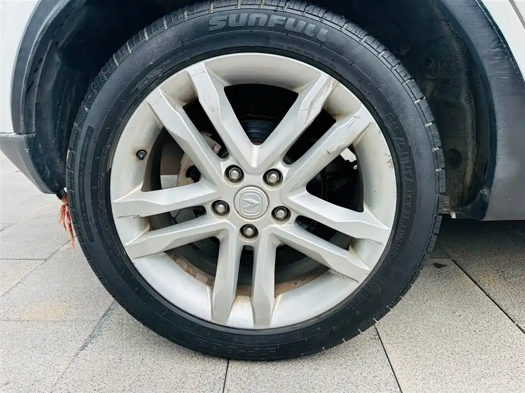 Фото 12 - Changan CS35