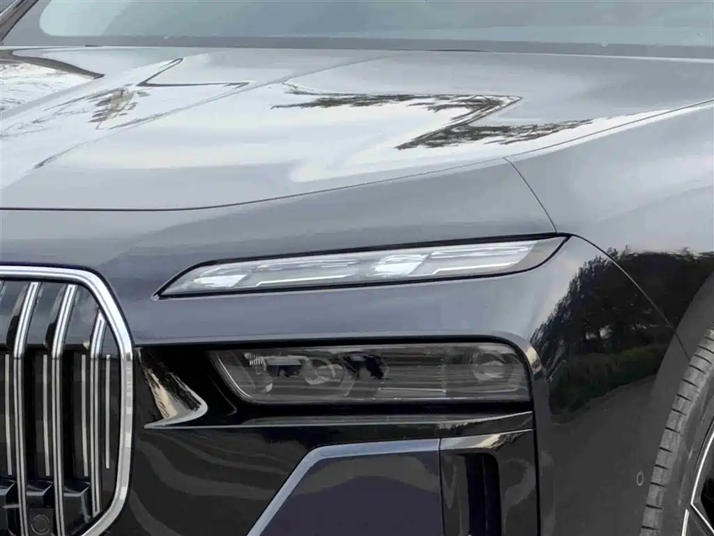 BMW 7 Series 2023 Model 740Li Leading M Sport Package фото 3