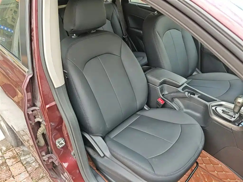 Venucia T70 2017 2016 2.0L CVT Rui Xing Edition