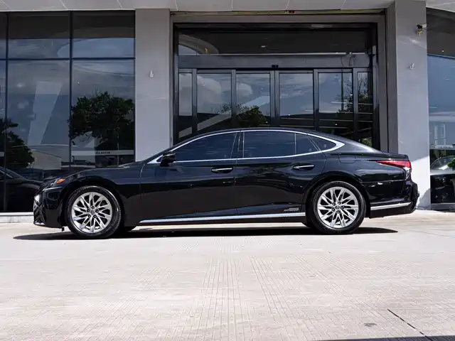 Lexus LS 2018 500h Luxury Edition China VI — фото 4