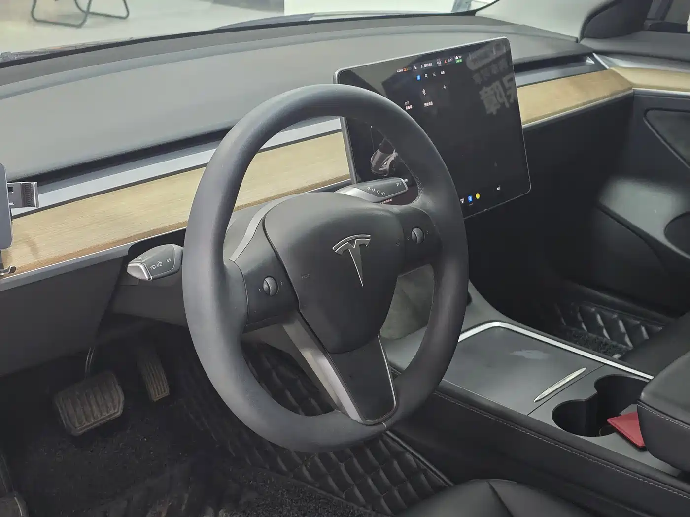 Photo 4 - Tesla Model 3