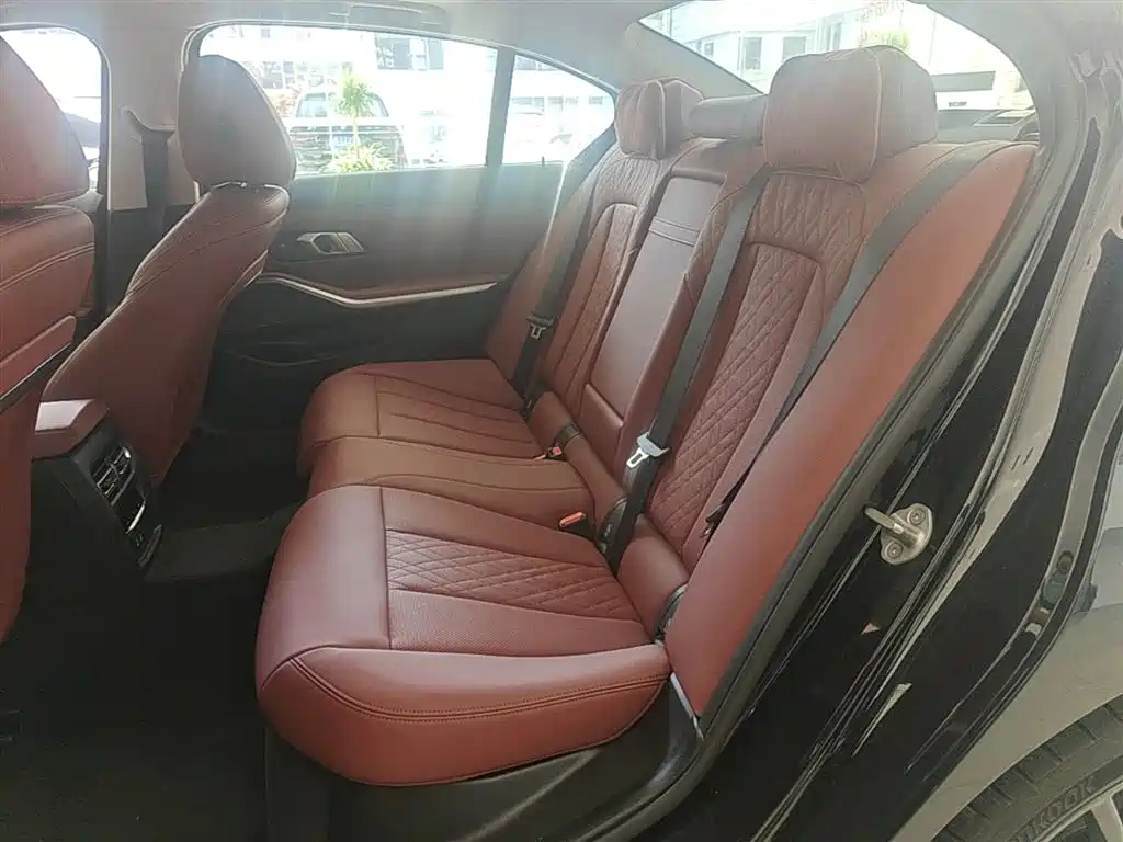 BMW 3 Series 2024 325Li M Sport Shadowline Package фото 17