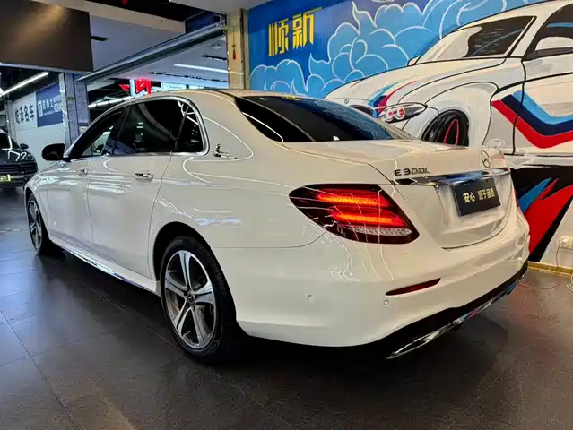 Mercedes-Benz E-Class 2018 Facelift E 200 L Sport — фото 3