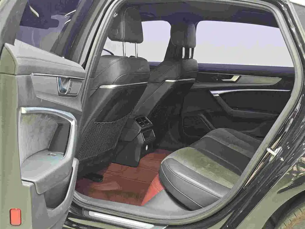 صورة 8 - Audi A6L