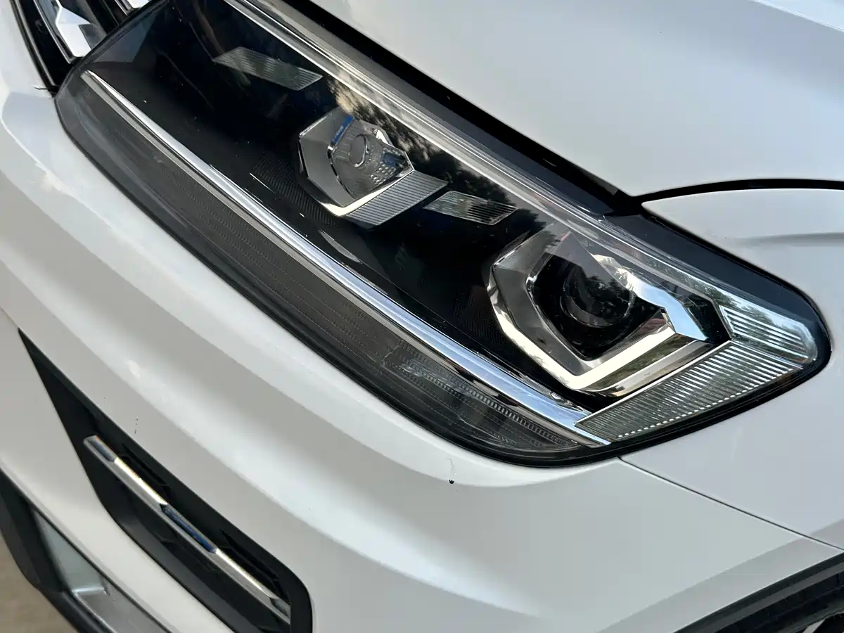 Volkswagen Tiguan L 2017 330TSI Automatic 2WD Luxury Edition фото 16