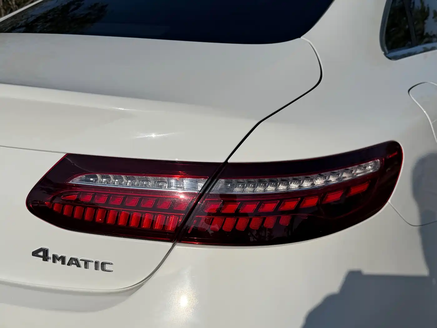 Photo 24 - Mercedes-Benz E-Class (Import)