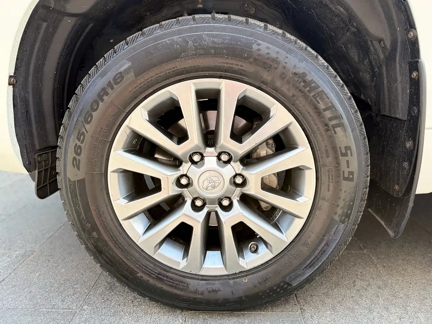 Toyota Prado 2018 3.5L Automatic TX-L Rear-mounted Spare Tire фото 18