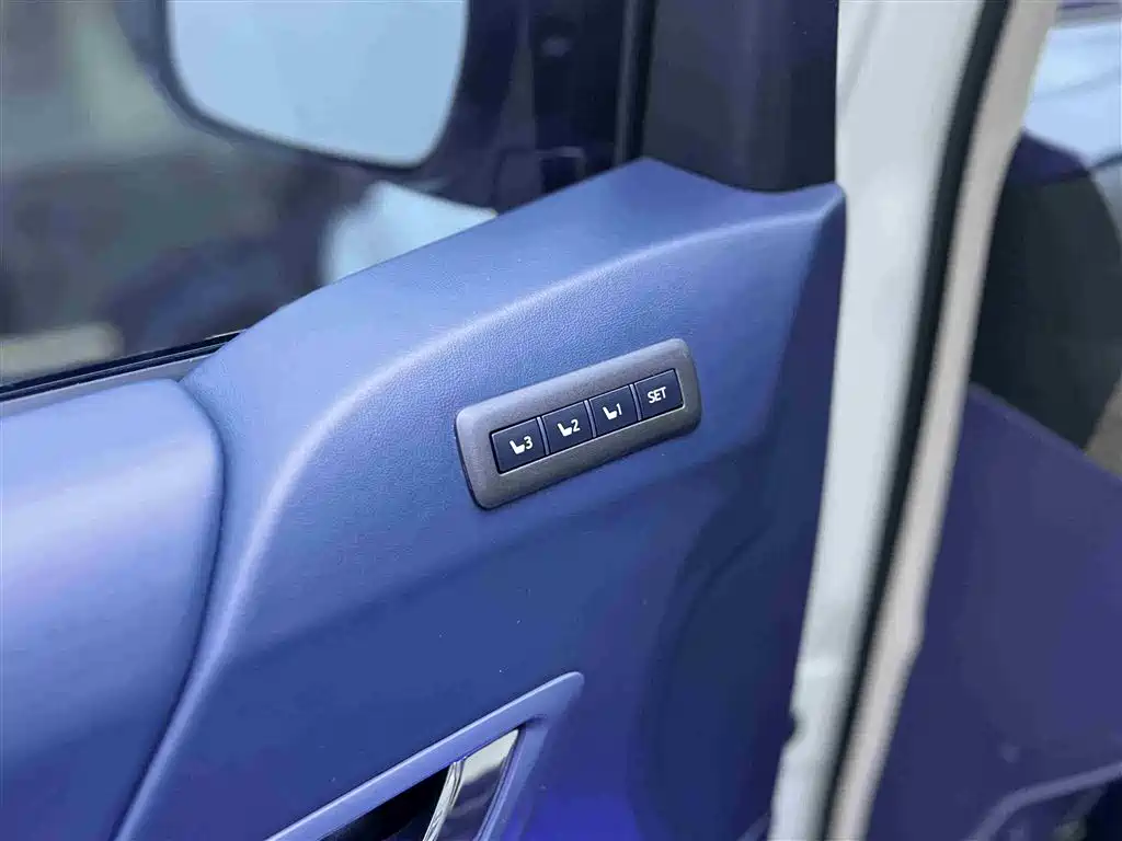 Toyota Alphard 2011 Model 2.4L Luxury фото 5