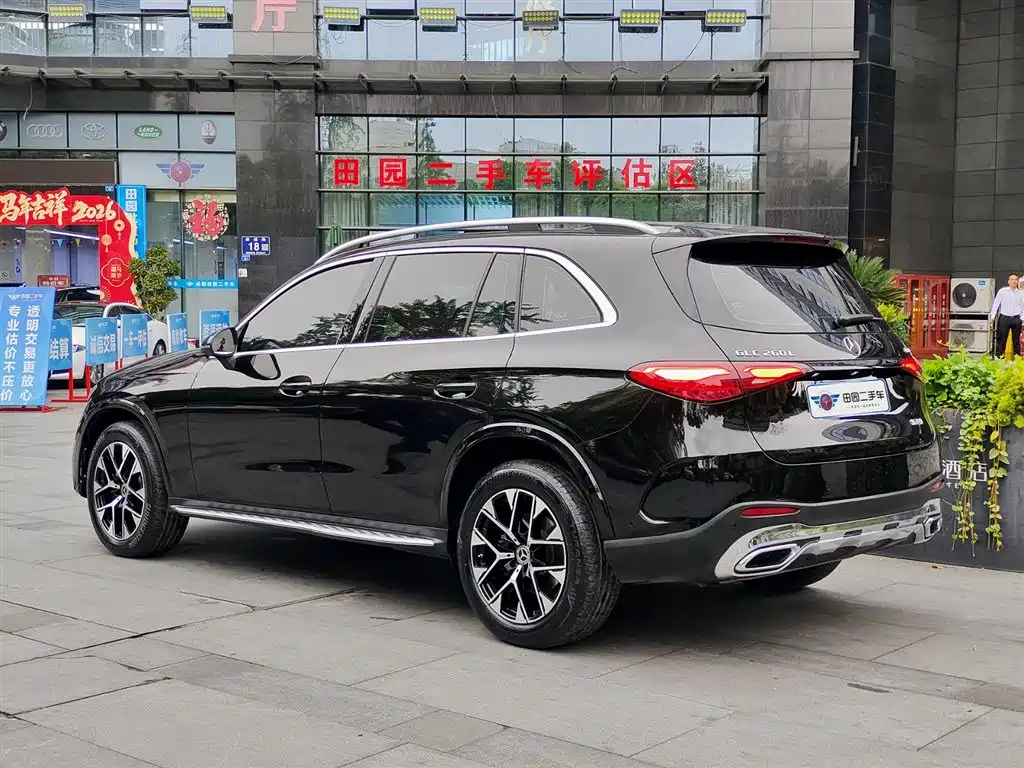 Mercedes-Benz GLC 2024 GLC 260 L 4MATIC Dynamic 5-seater фото 4