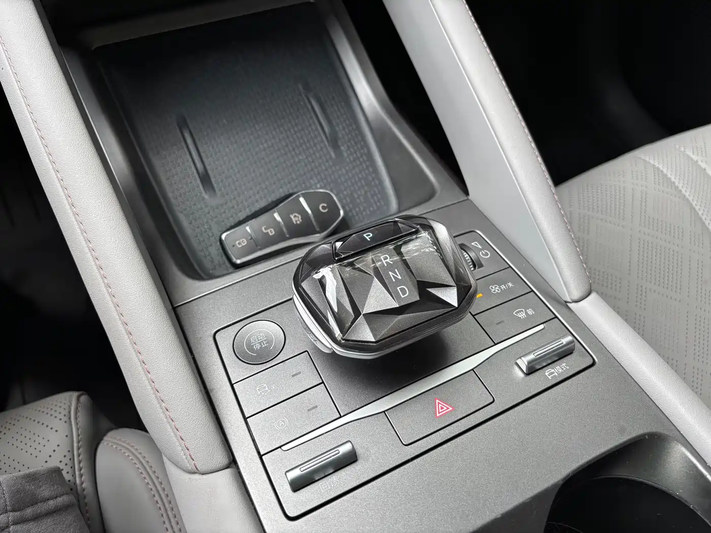 BYD Yuan UP 2024 2024 401KM Leading Edition