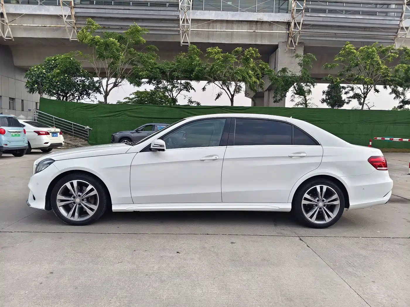Mercedes-Benz E-Class 2015 E 260 L Sport фото 7