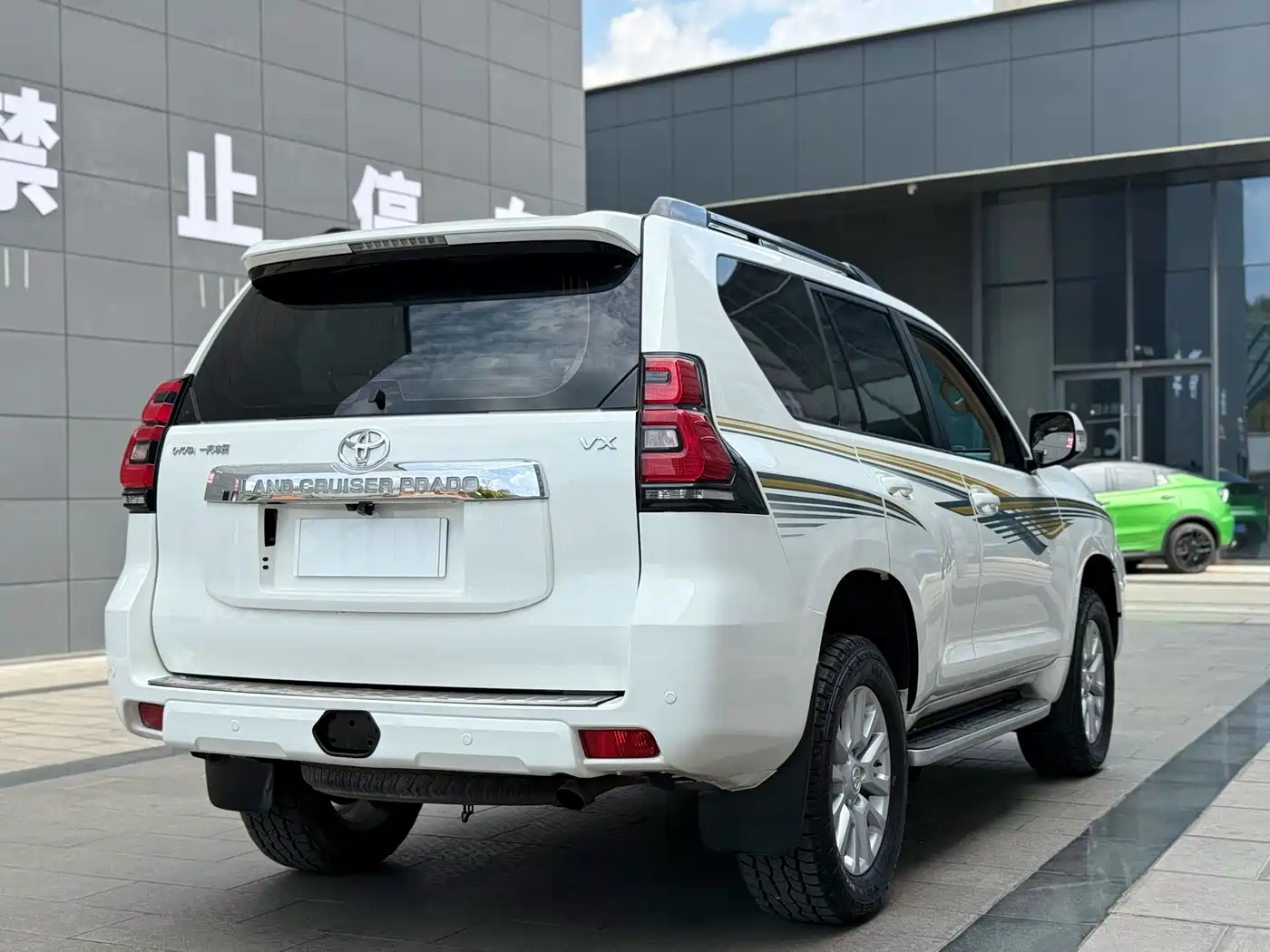 Toyota Prado 2010 4.0L Automatic TX-L фото 19