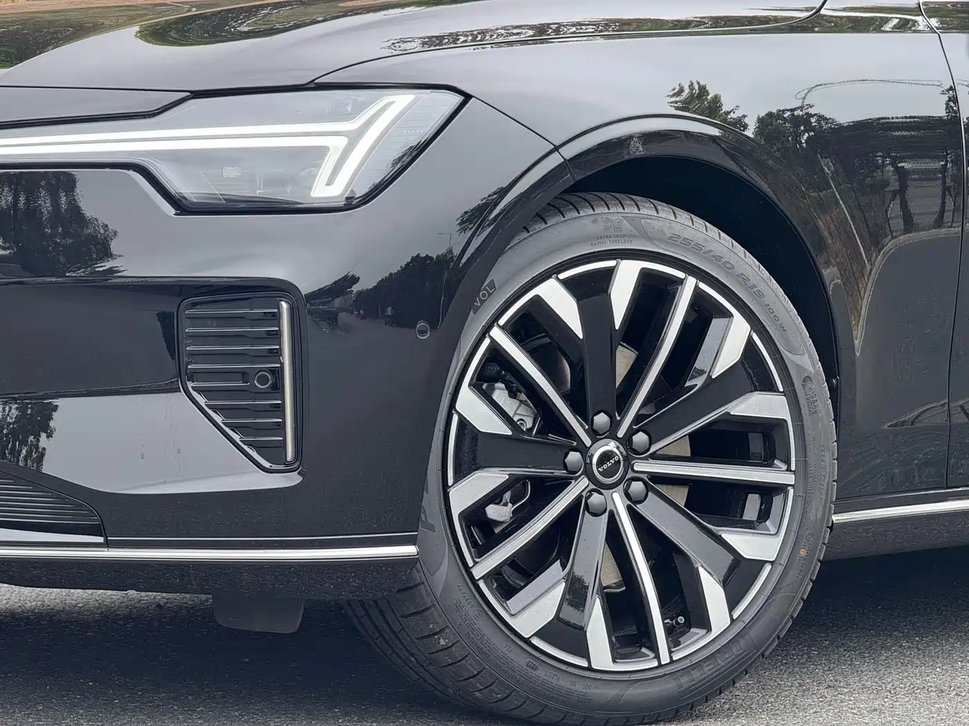 Volvo S90 2026 B5 Zhiyuan Luxury Edition фото 6