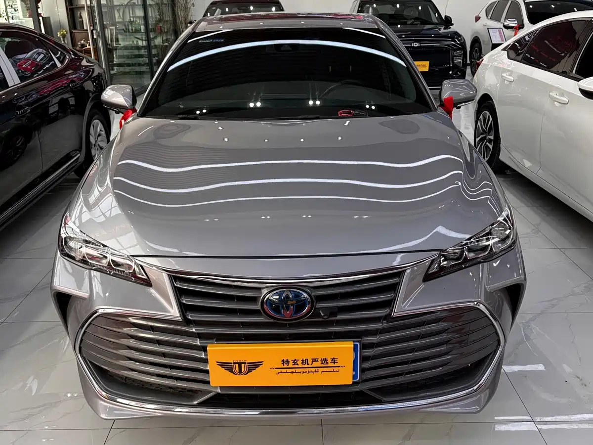 Toyota Avalon 2019 Hybrid 2.5L Luxury Edition China V фото 11