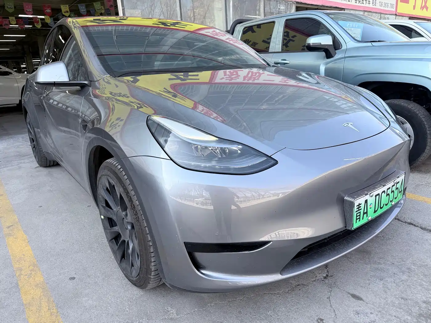 TESLA MODEL Y