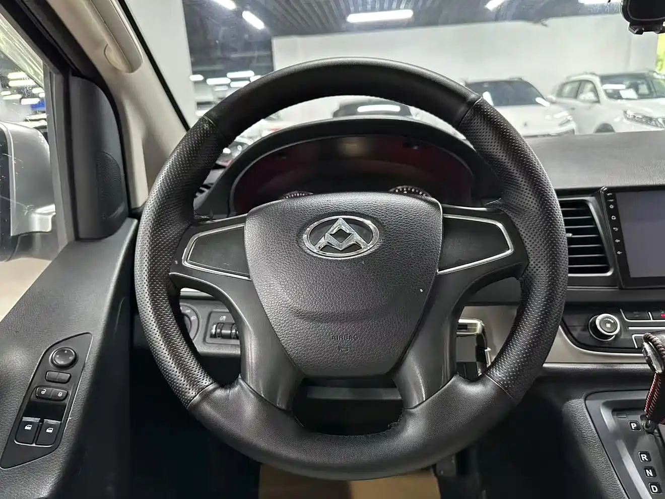 SAIC Maxus Maxus G10 2018 PLUS 2.0T Auto Smart Enjoyment Edition фото 10