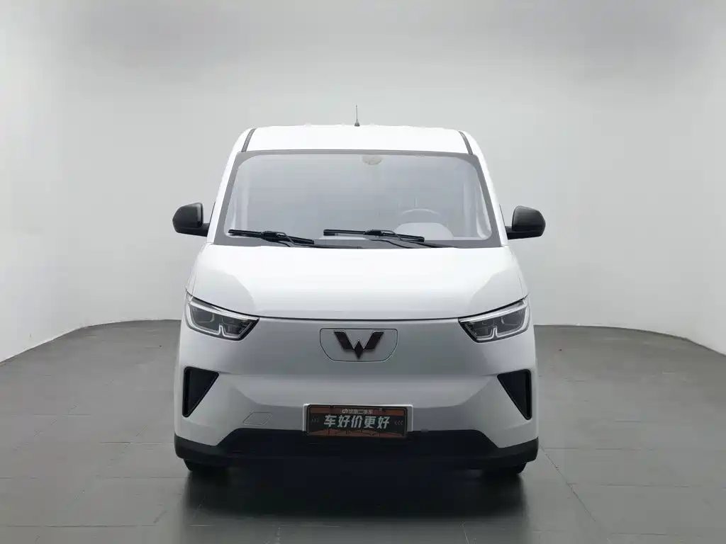 Wuling Motors Wuling Yangguang 2025 2024 300km Practical Enclosed Window Version 60kW