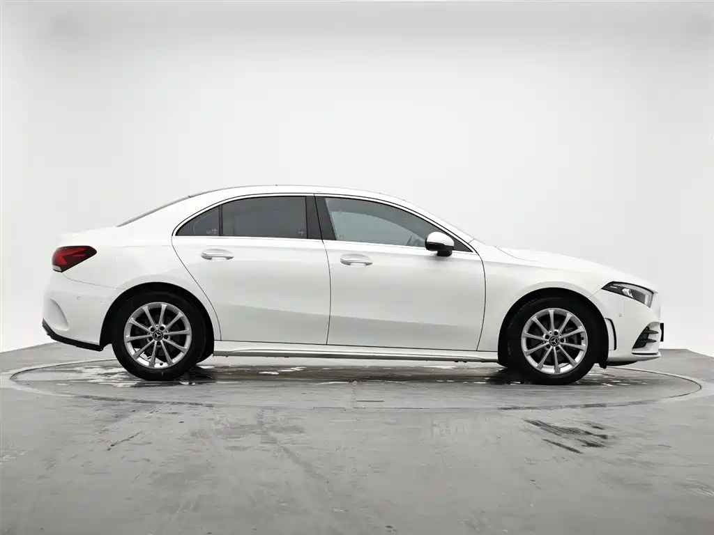 Mercedes-Benz A-Class 2021 A 200 L Sport Sedan Dynamic Type фото 6