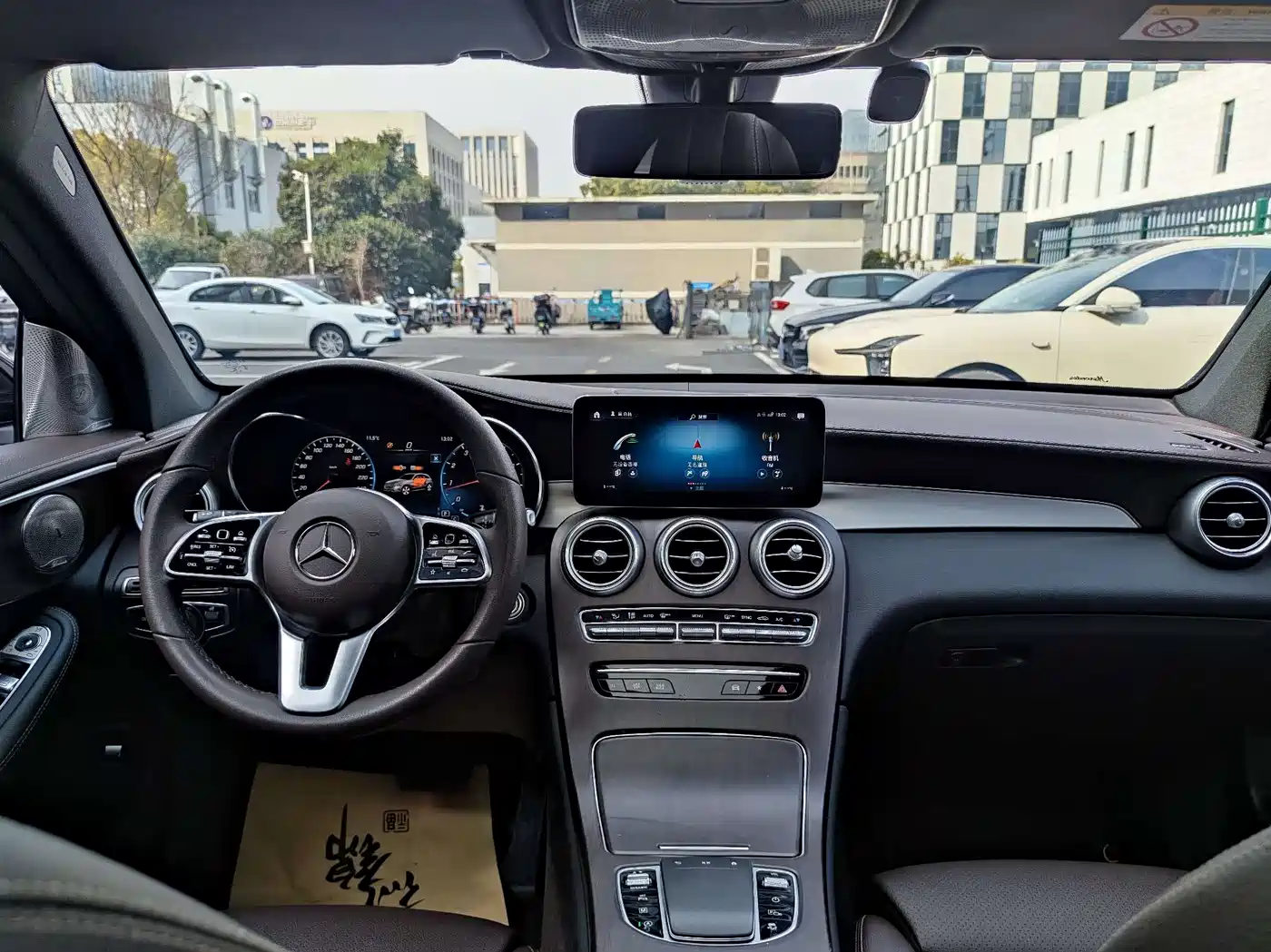Mercedes-Benz GLC 2022 Model GLC 260 L 4MATIC Dynamic Edition фото 12