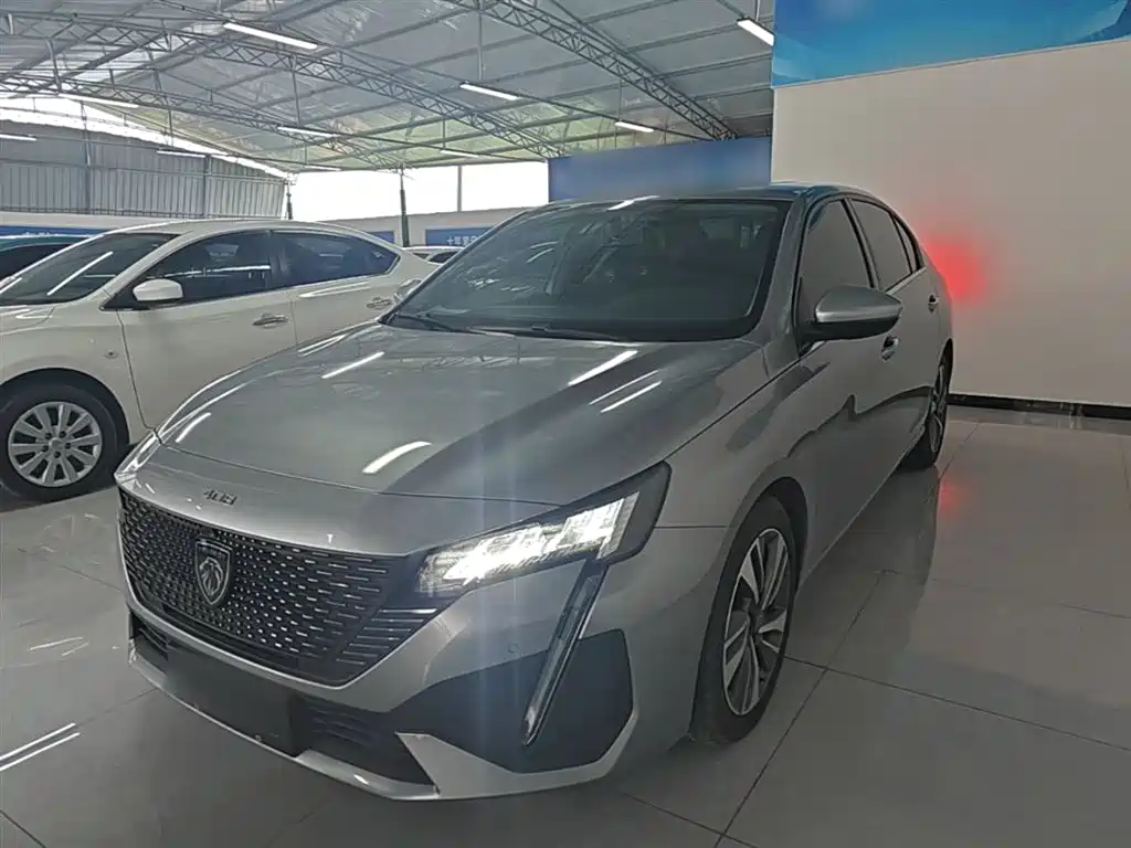 Peugeot 408 2022 1.6T Light Chaser Edition