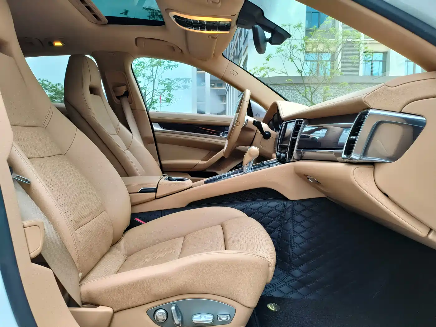 Porsche Panamera 2014 Panamera 3.0T фото 11