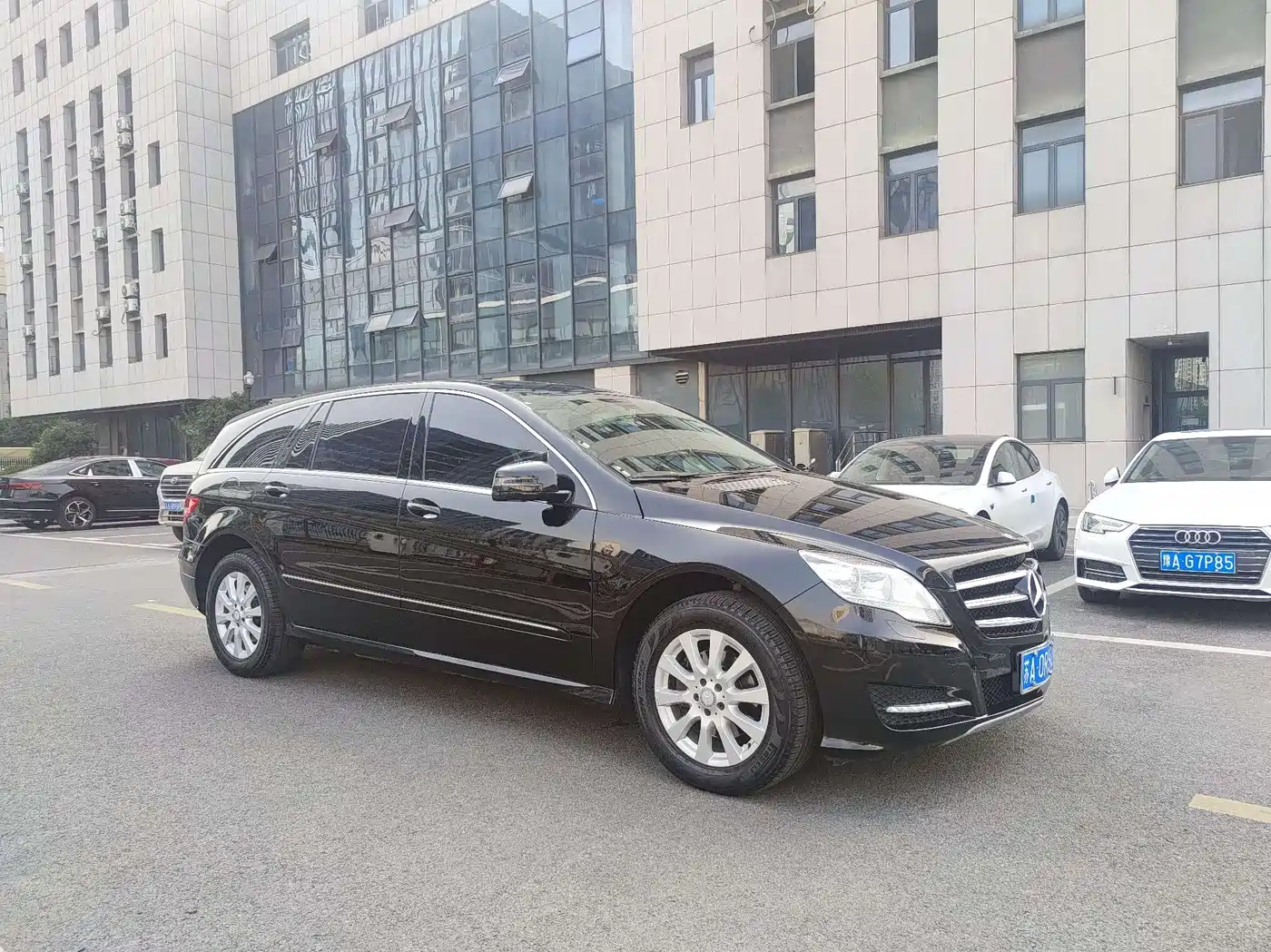 Mercedes-Benz R-Class 2017 R 320 4MATIC Business Collector's Edition фото 7