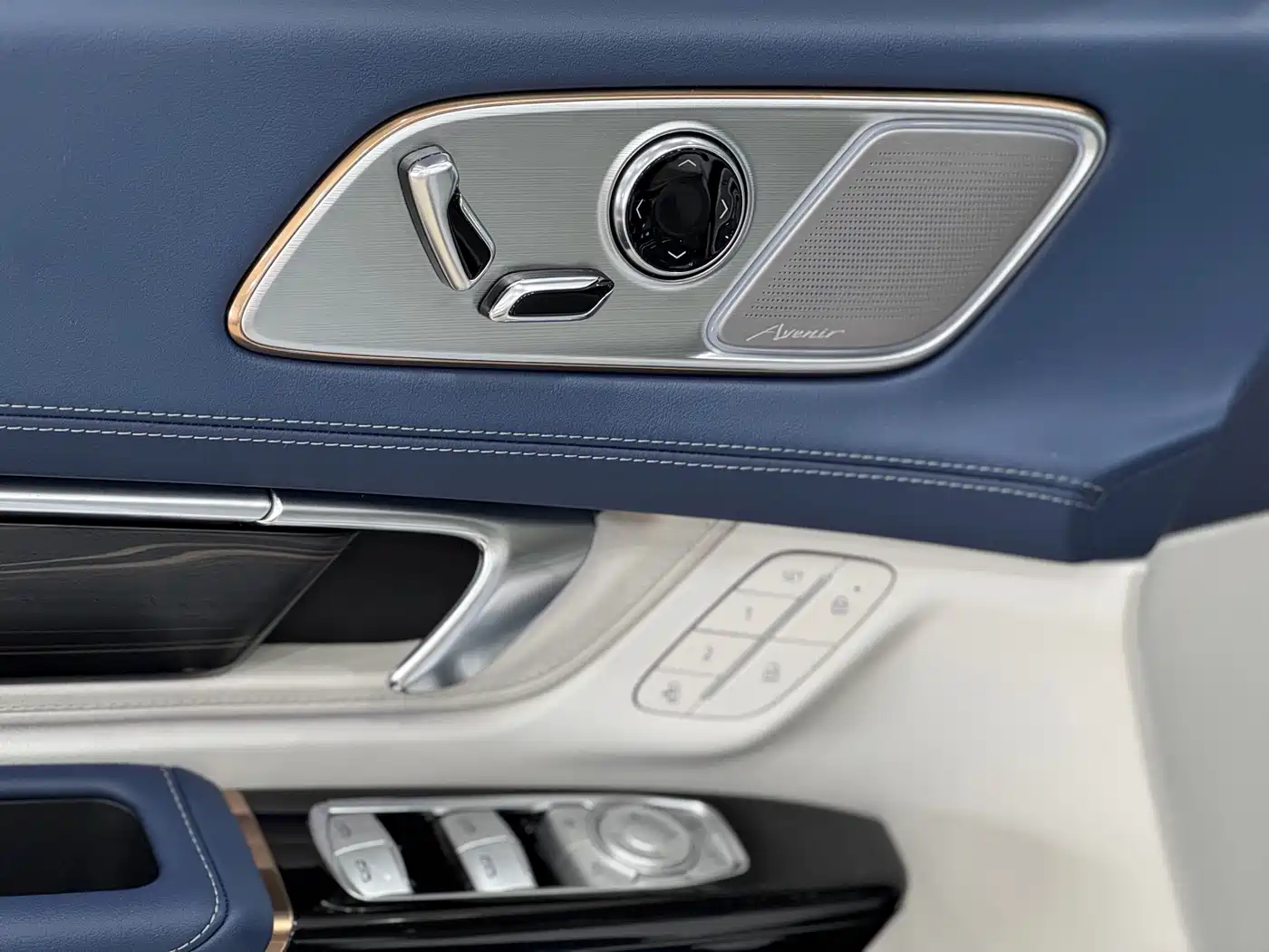 Buick Century 2024 2023 2.0T 7-Seater World Edition