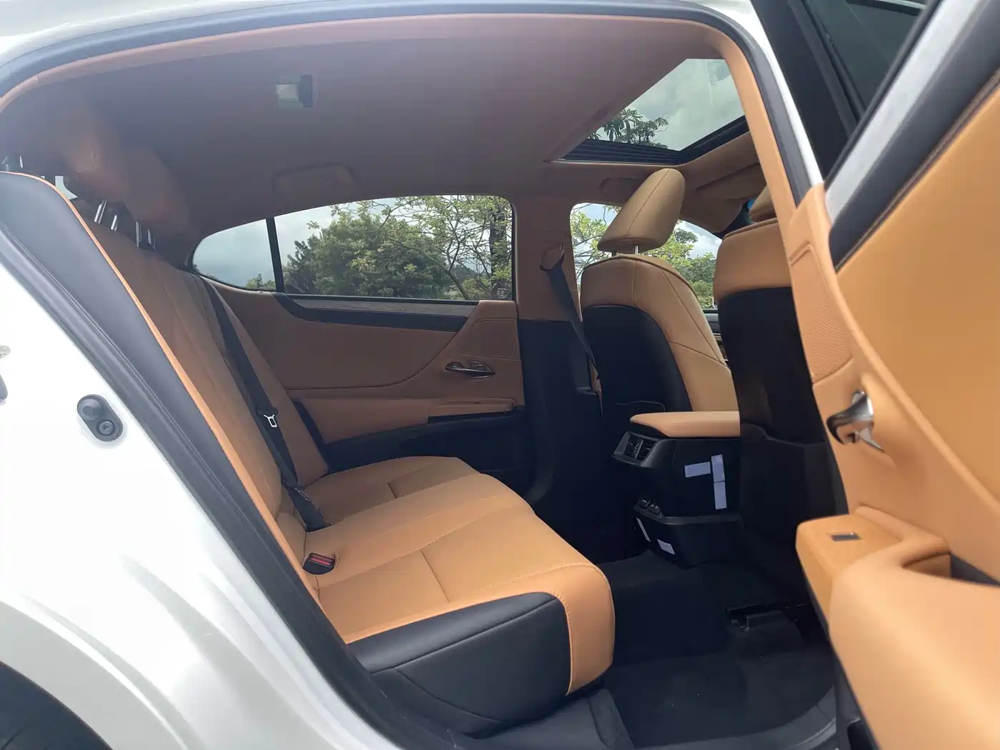 Lexus ES 2026 2025 200 Ultimate Edition