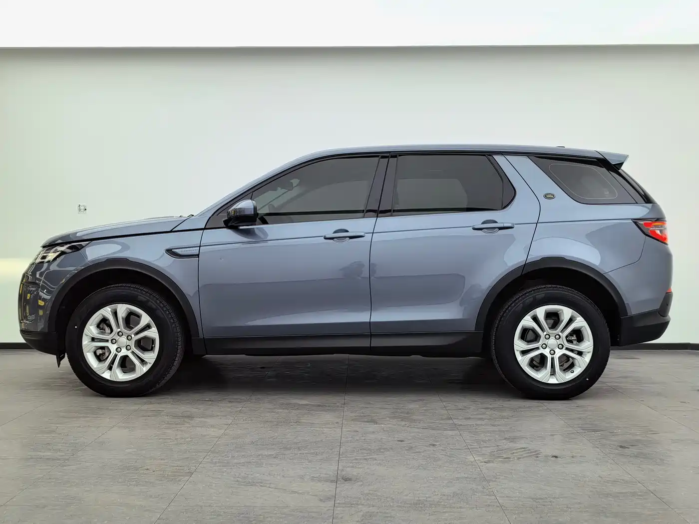 Land Rover Discovery Sport 2020 200PS Family Edition фото 8