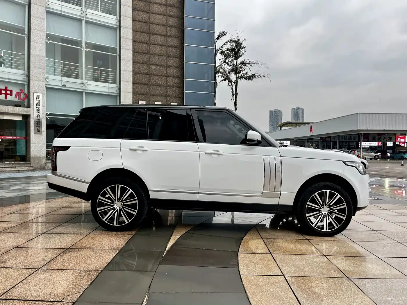 Land Rover Range Rover 2015 3.0 TDV6 Vogue фото 6