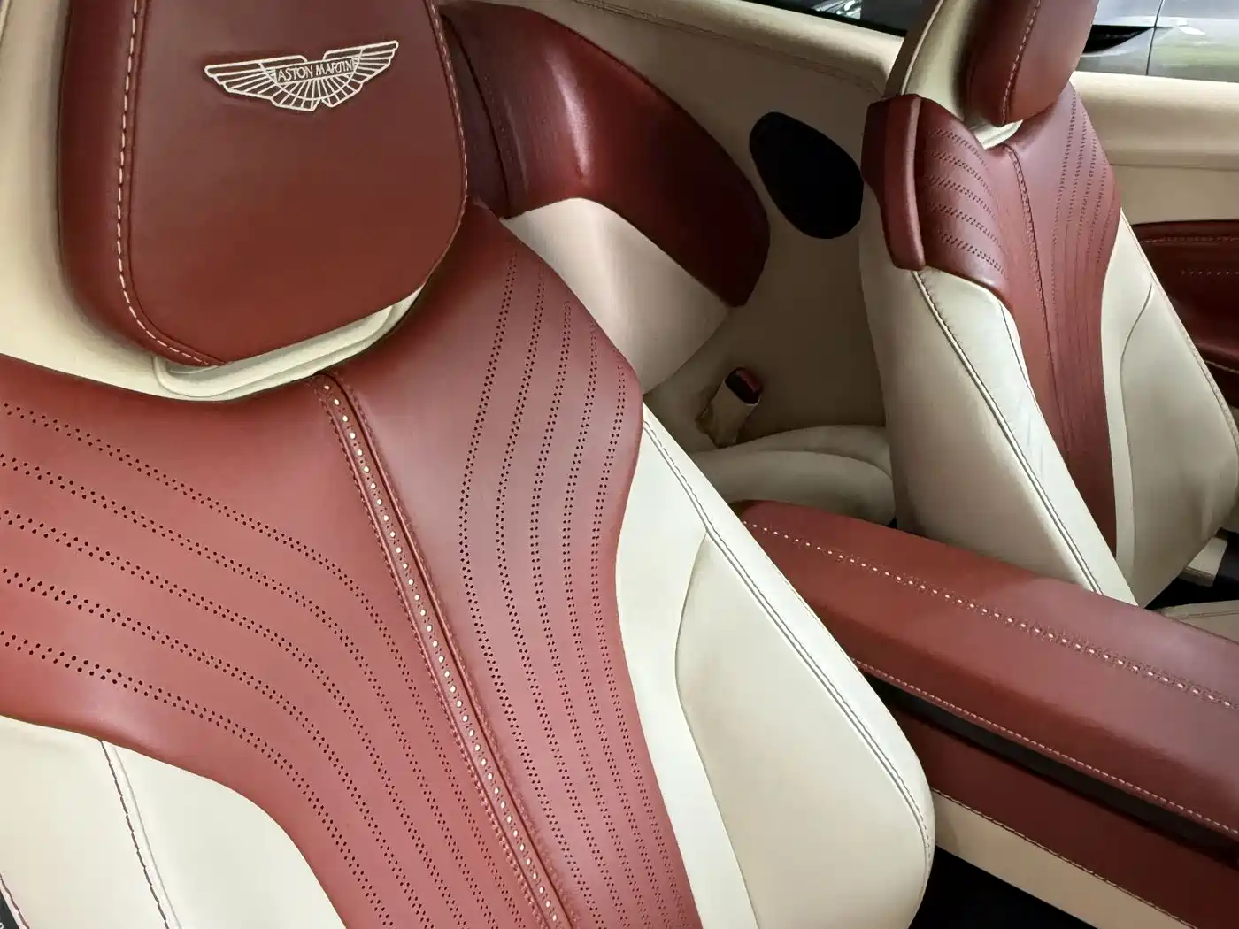 Aston Martin DB11 2019 2019 Model 4.0T V8 Coupe