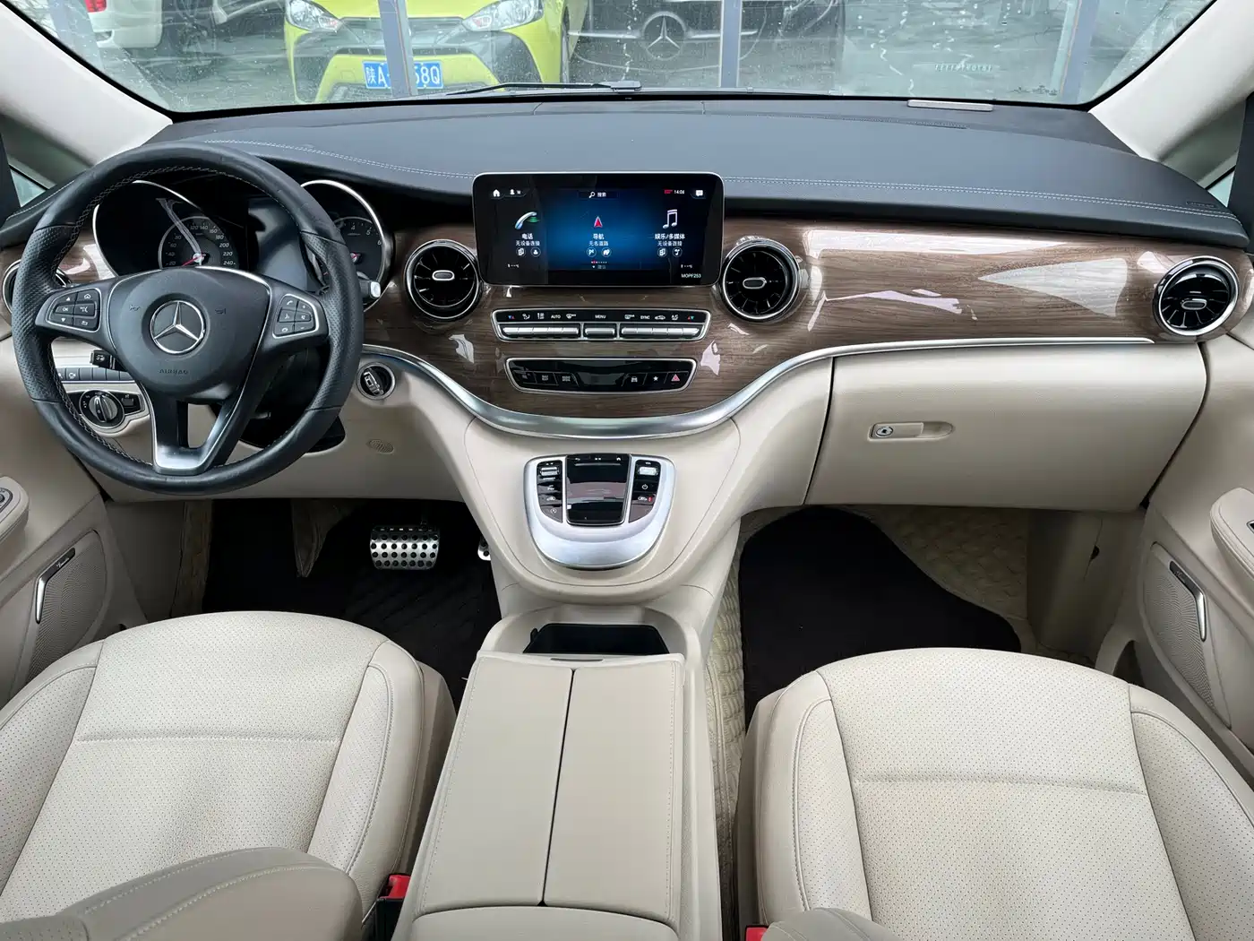 Mercedes-Benz V-Class 2022 V 260 L Long Wheelbase Luxury Edition фото 7