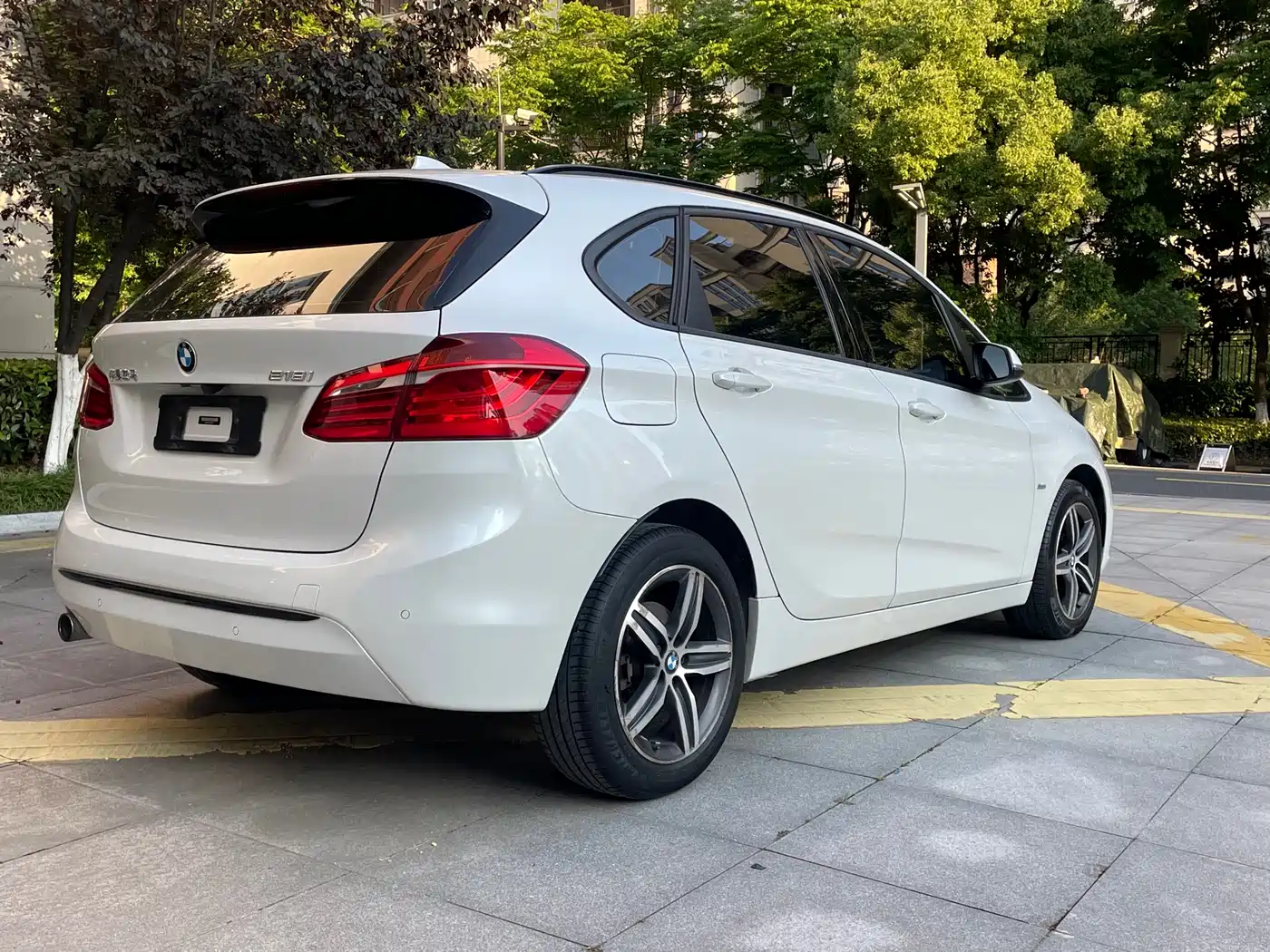 BMW 2 Series Touring 2016 218i Fashion Model фото 8
