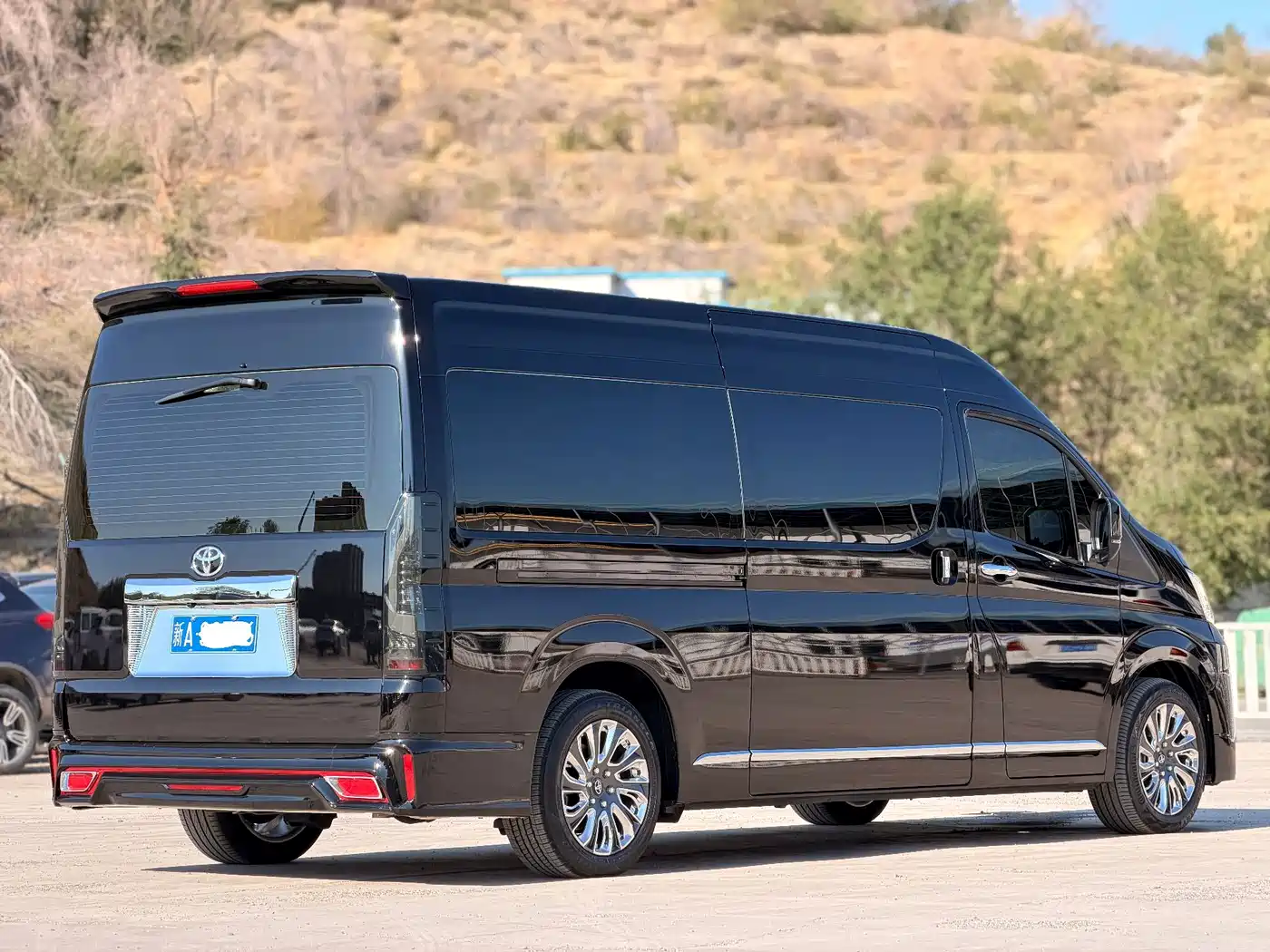 Toyota HIACE 2025