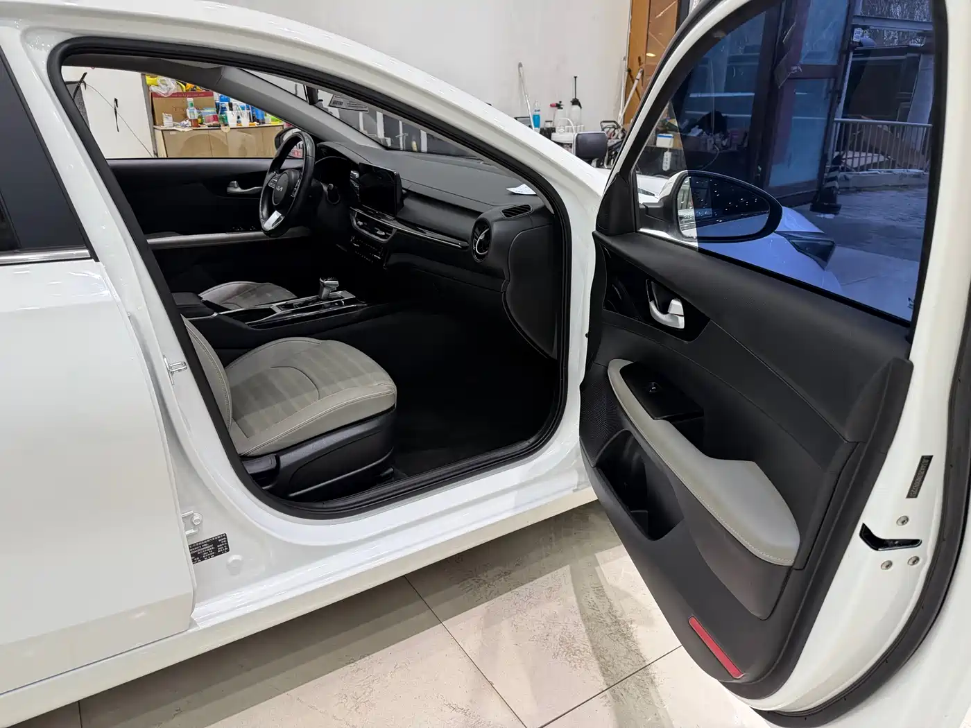 Kia K3 2023 Model 1.5L CVT Luxury Edition фото 23