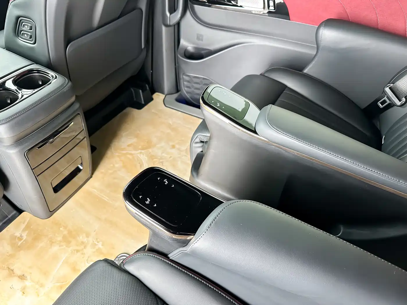 GAC Trumpchi Trumpchi M8 2023 Model Master Series Hybrid Ultimate Edition фото 10