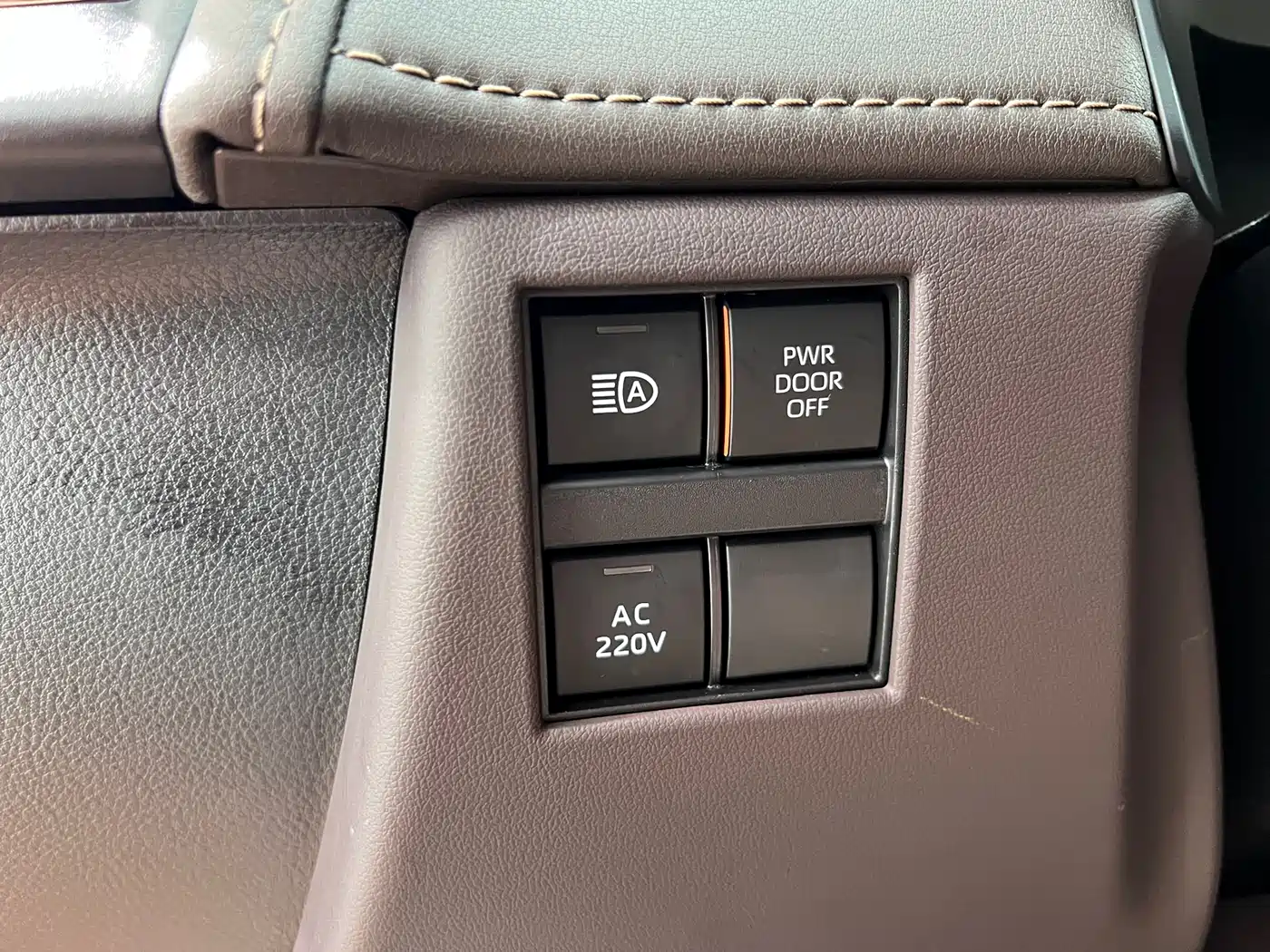 TOYOTA ELFA
