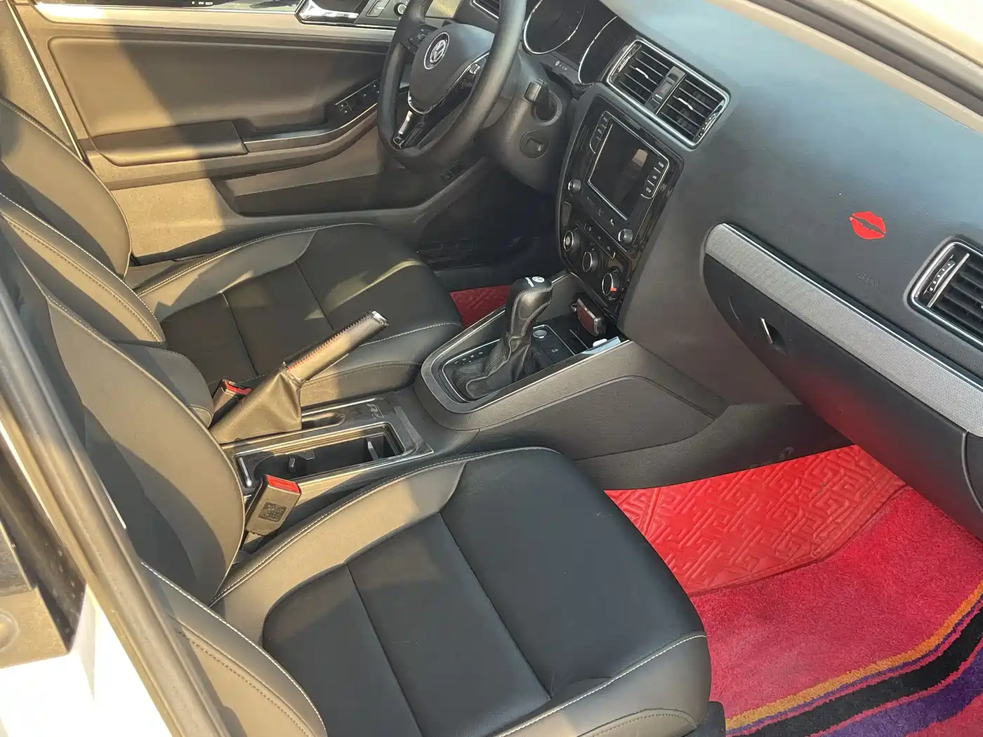Volkswagen Sagitar 2018 280TSI DSG Spark Edition фото 13