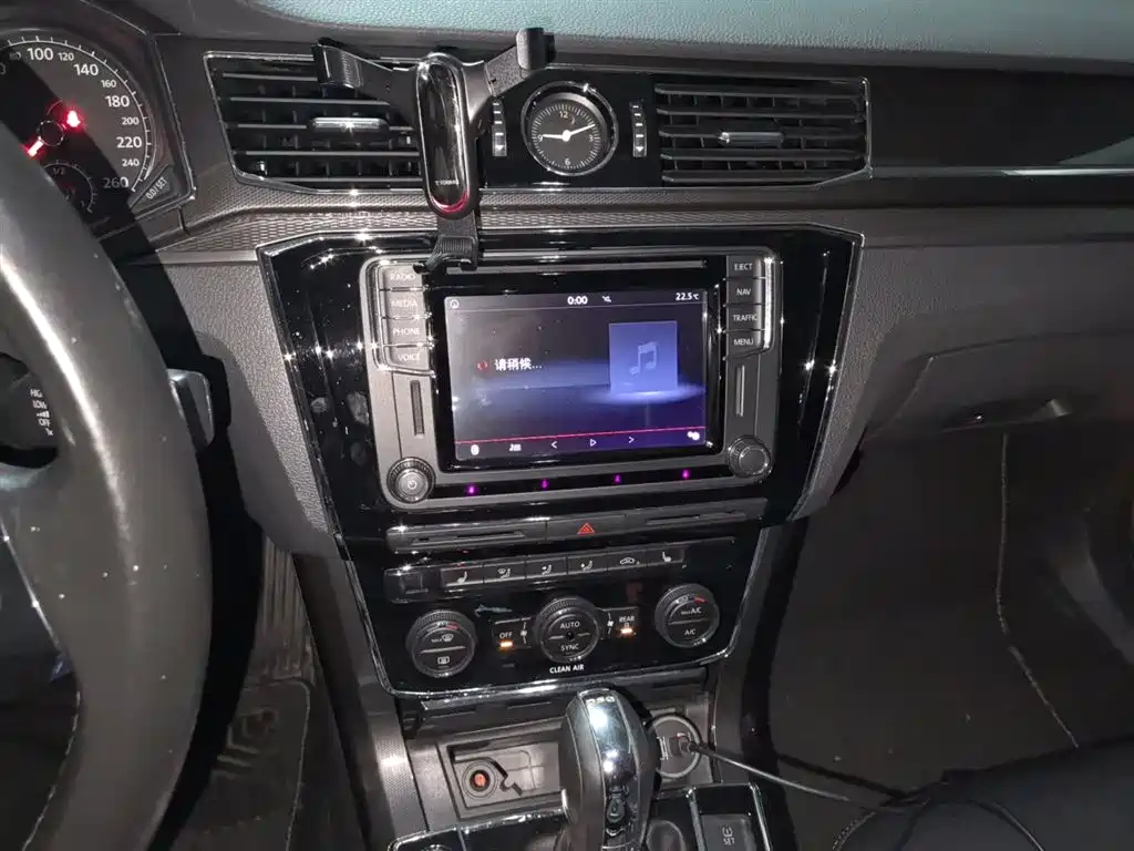 Volkswagen Passat 2016 330TSI DSG Executive Edition фото 10