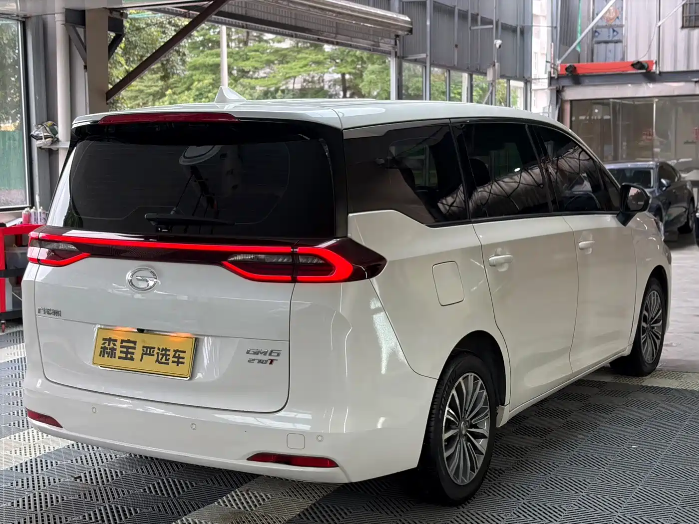 GAC Trumpchi Trumpchi M6 2019 270T DCT Premium Edition (6-seater) (China VI) фото 4