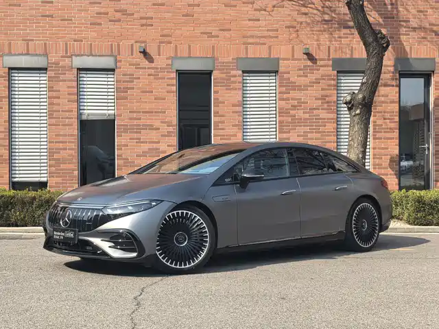 MERCEDES-BENZ EQS AMG