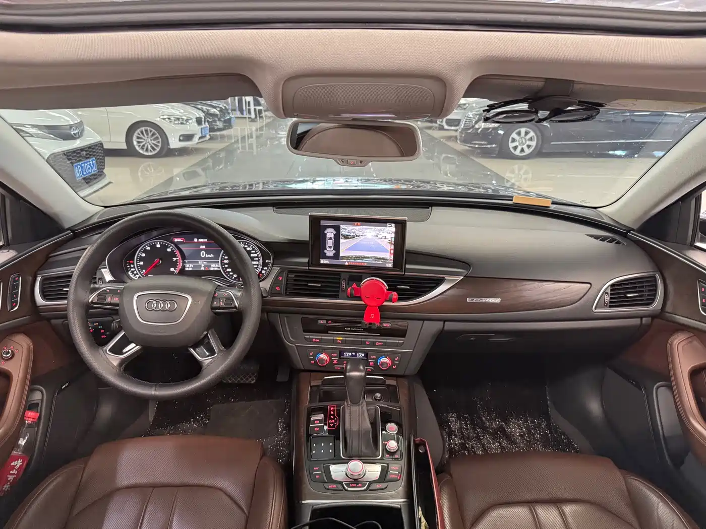 Фото 7 - Audi A6L