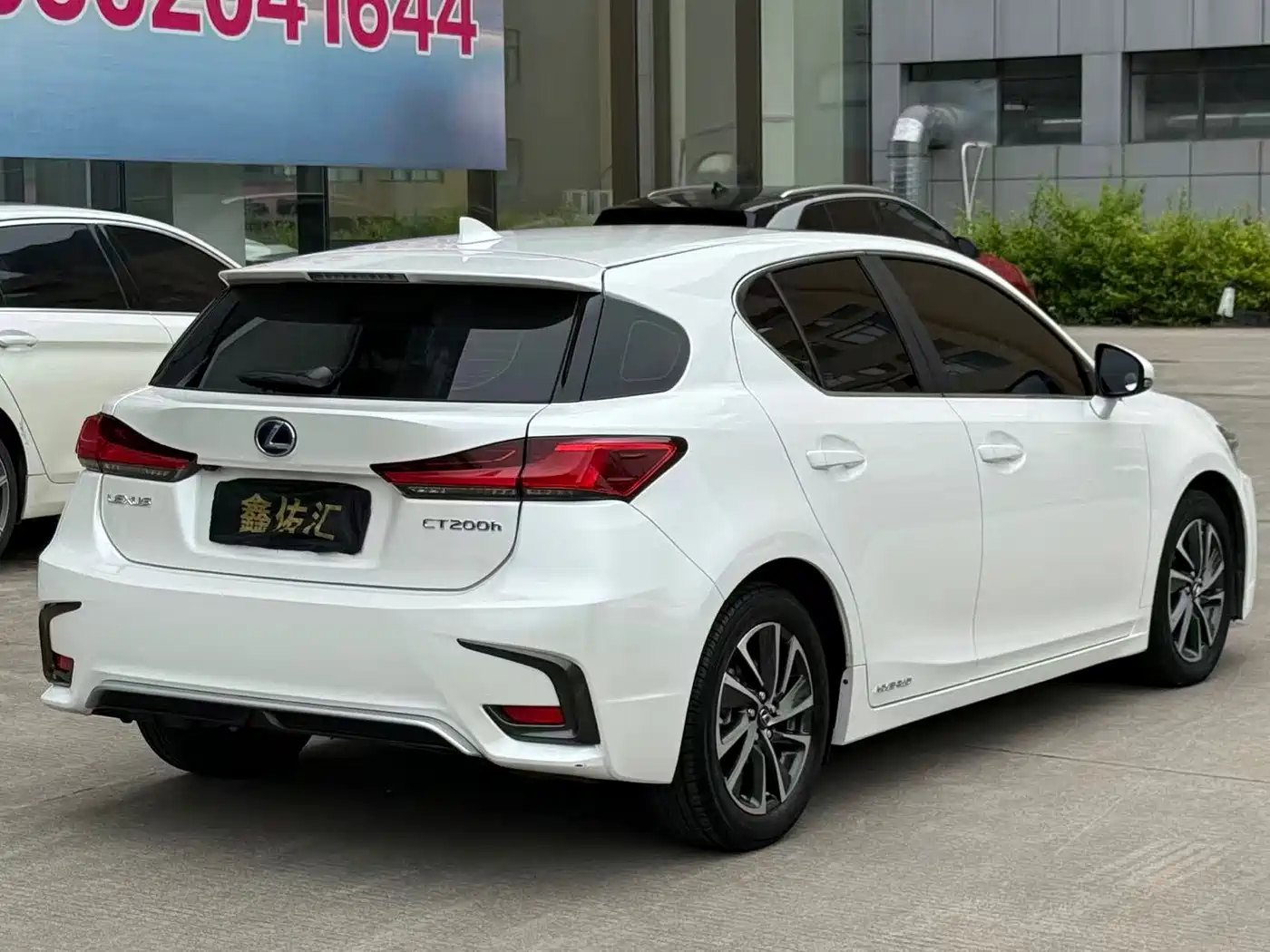 Lexus CT 2019 2017 CT200h Comfort Two-Tone China V